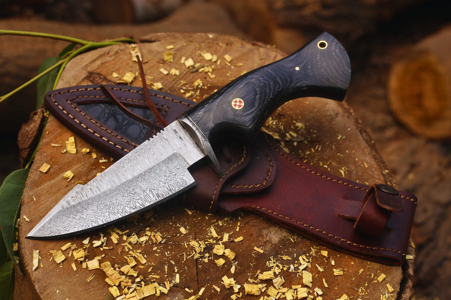 Damascus Bobcat Hunting Dagger with Colored Wood (Total length 10.3 inches) with Leather Cover