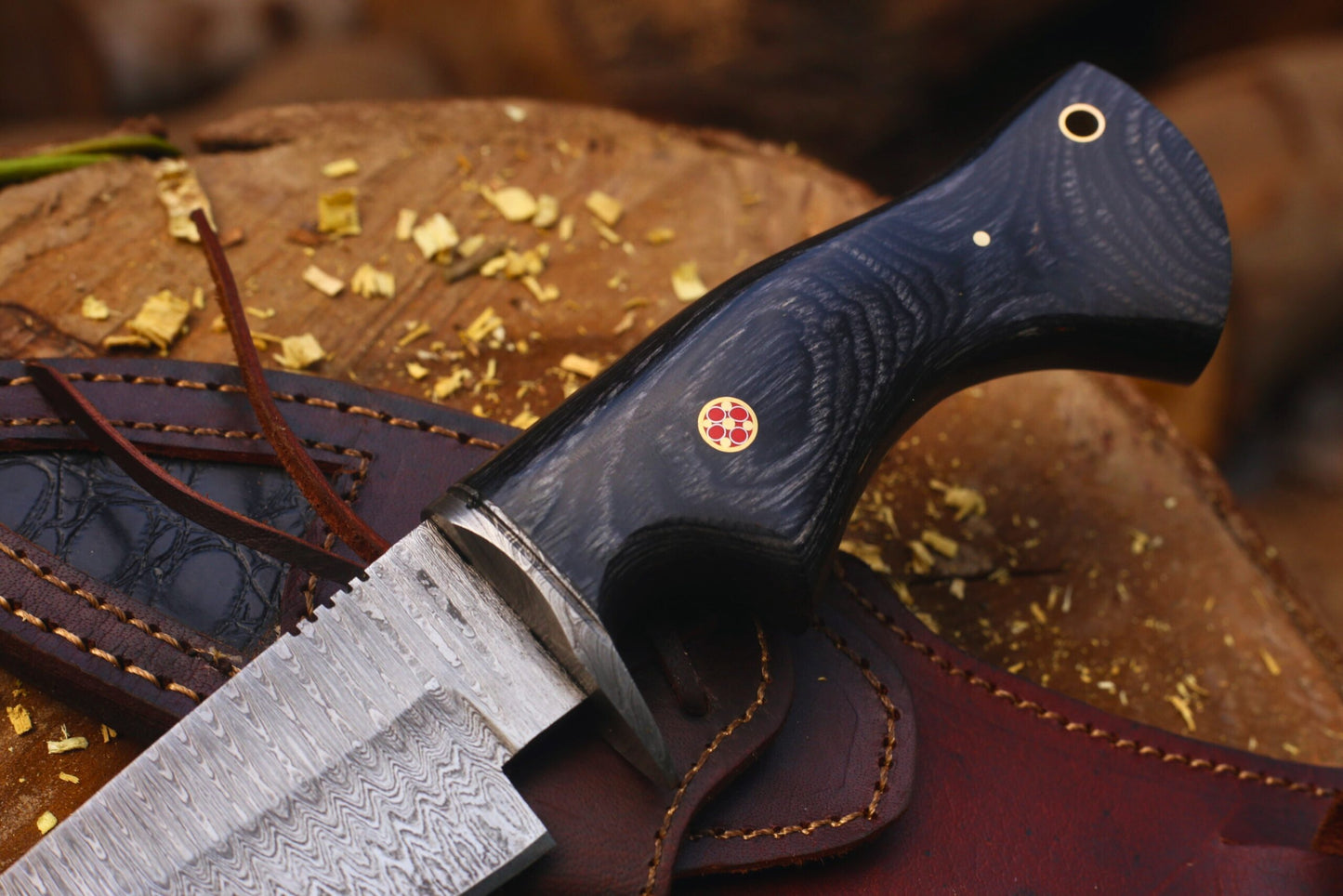 Damascus Bobcat Hunting Dagger with Colored Wood (Total length 10.3 inches) with Leather Cover