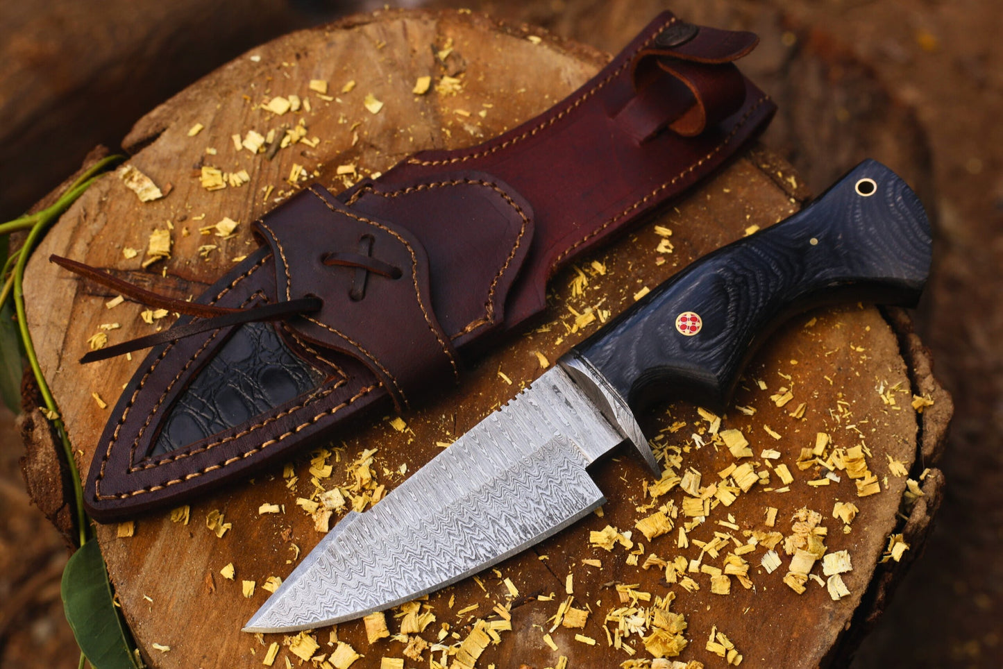 Damascus Bobcat Hunting Dagger with Colored Wood (Total length 10.3 inches) with Leather Cover