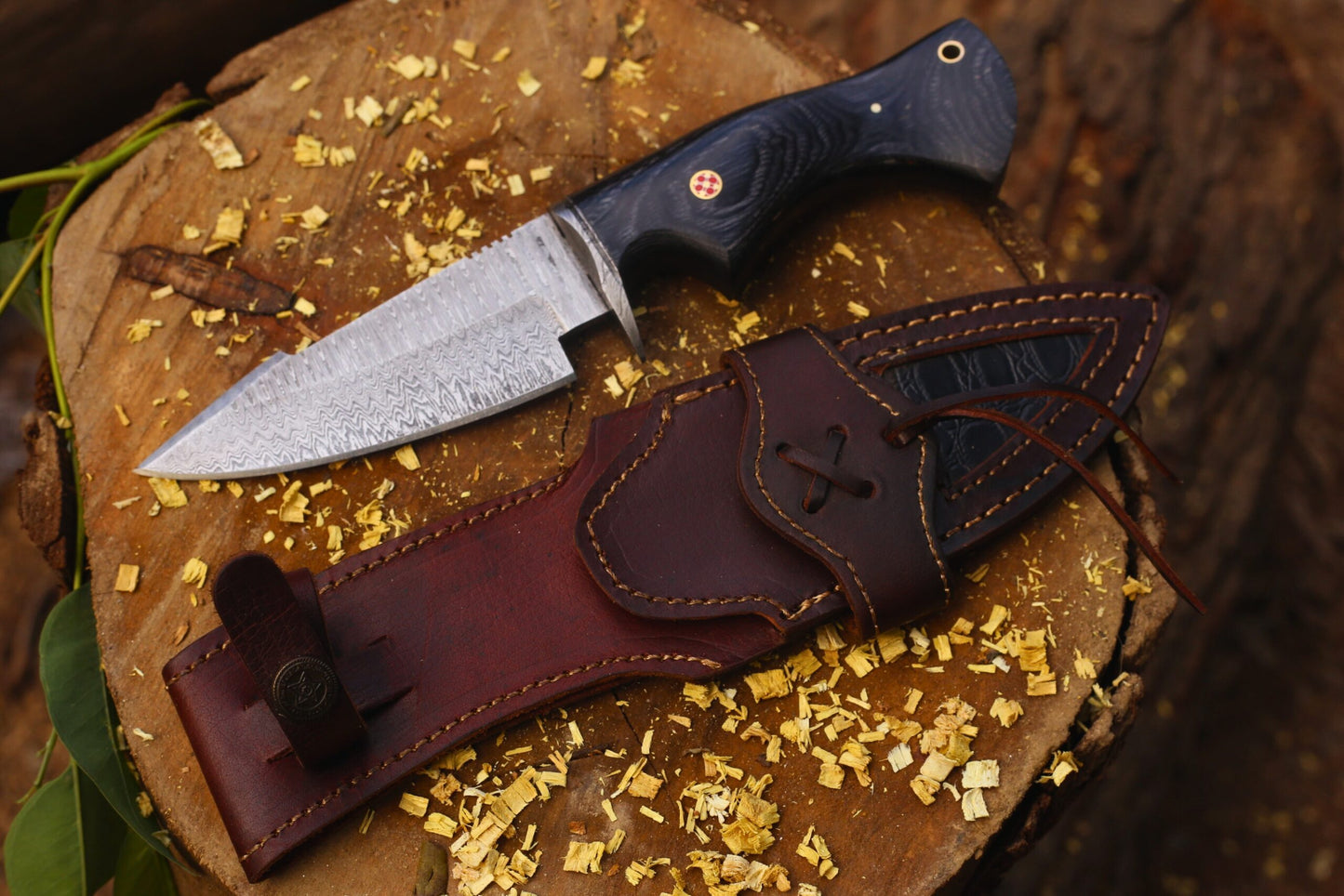 Damascus Bobcat Hunting Dagger with Colored Wood (Total length 10.3 inches) with Leather Cover