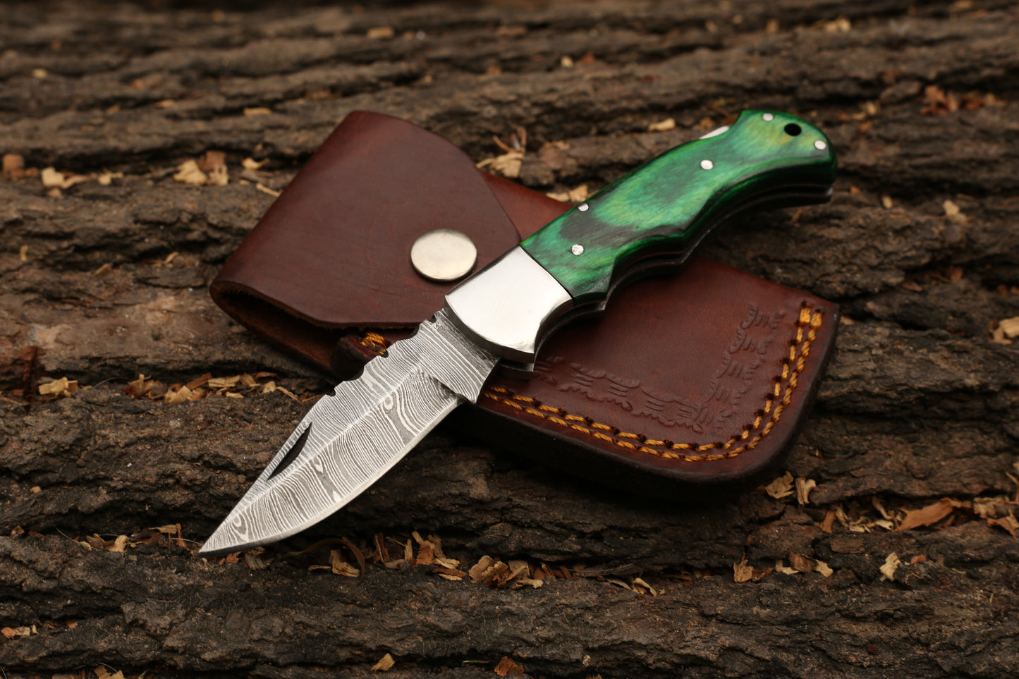 Hand-Crafted Damascus Steel Hunting Folding Knife – Multi-Color Pakkawood/Rosewood Handle