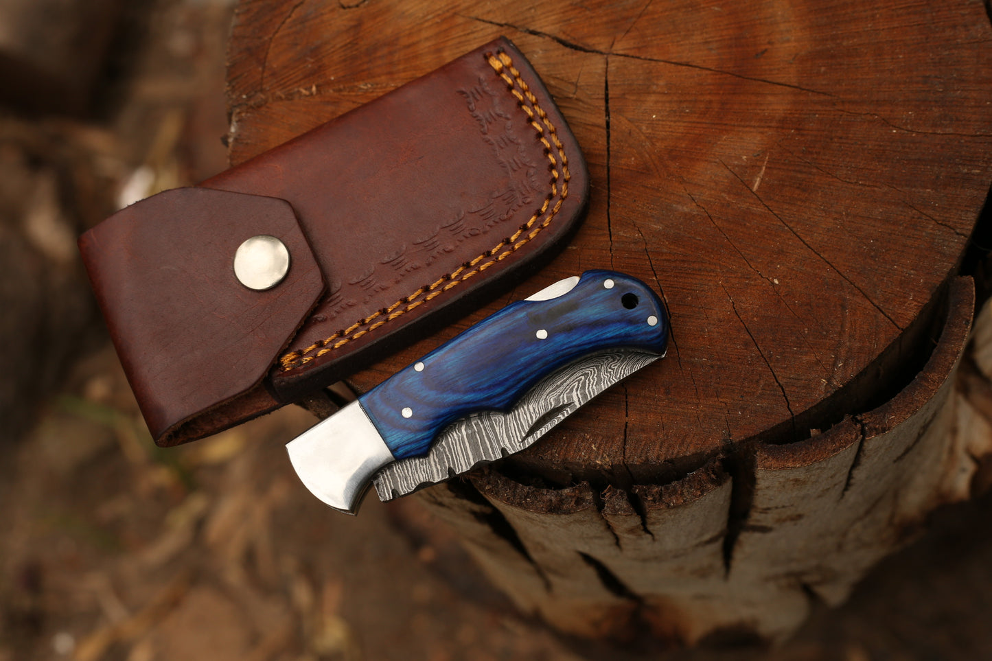 Hand-Crafted Damascus Steel Hunting Folding Knife – Multi-Color Pakkawood/Rosewood Handle