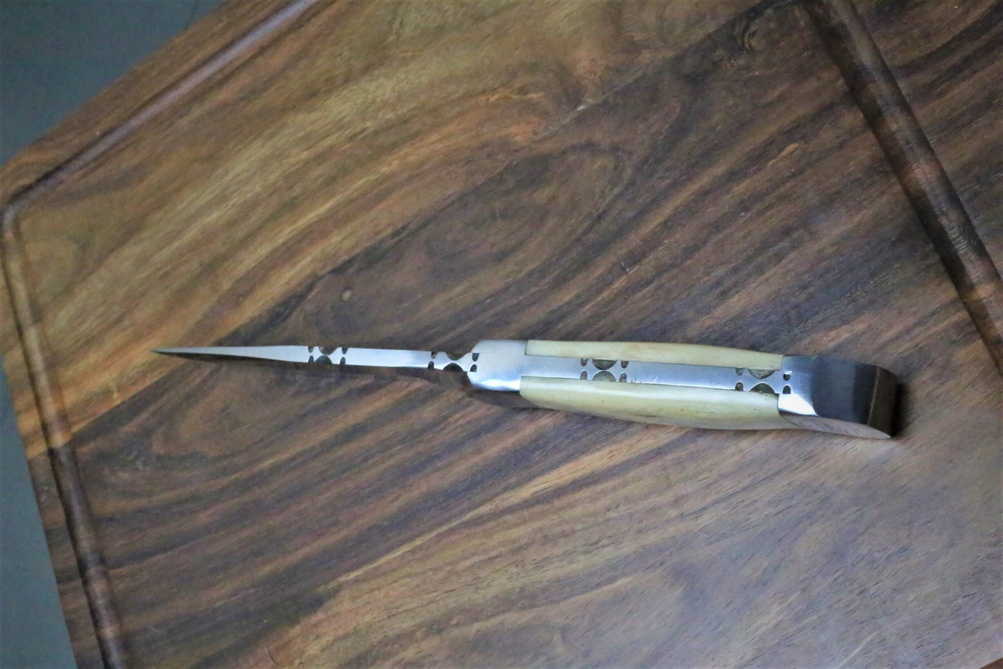 Premium Hunting Dagger (Blade  J2- Bone Handle , 6 Gauge ) With Leather Cover