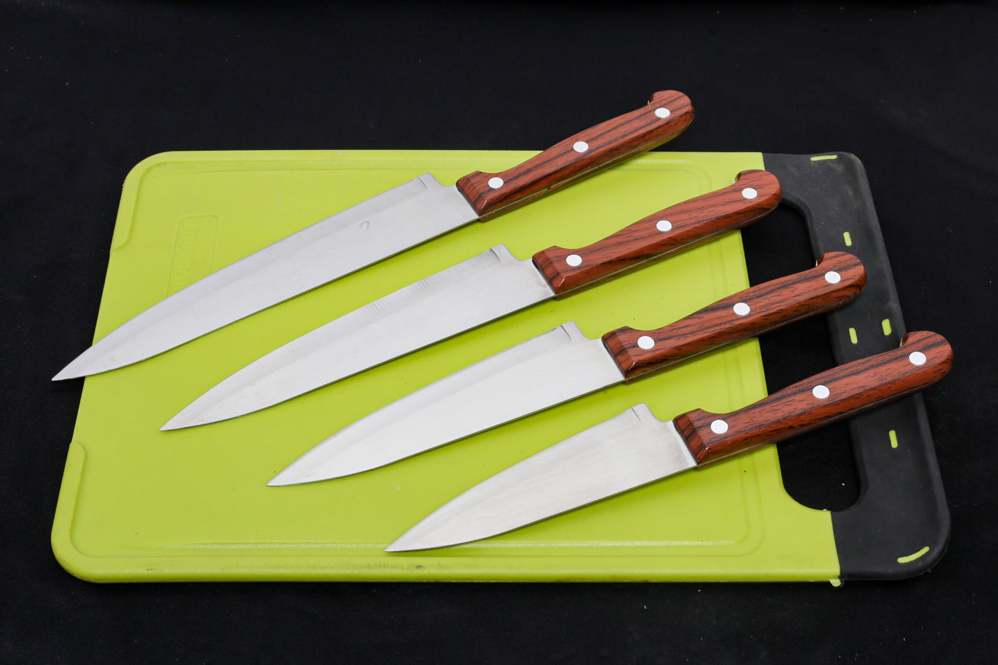 Buy Professional 4-Piece Kitchen Knives Set Pakistan – Just Rs. 790