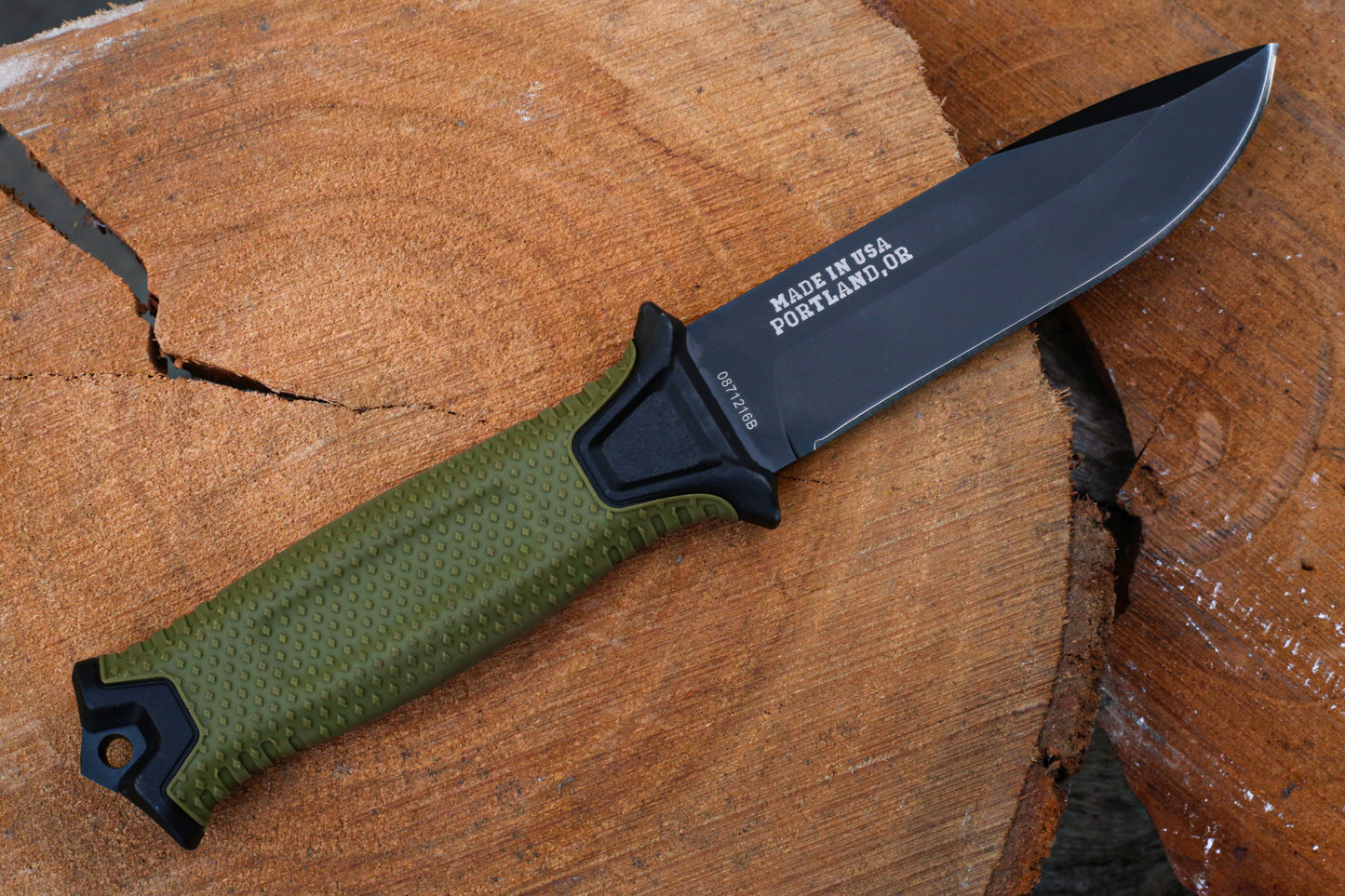 Serrated Survival Knife – 11.5 cm Blade – Just ₨3,850 (Save ₨1,100) – Wazirabad