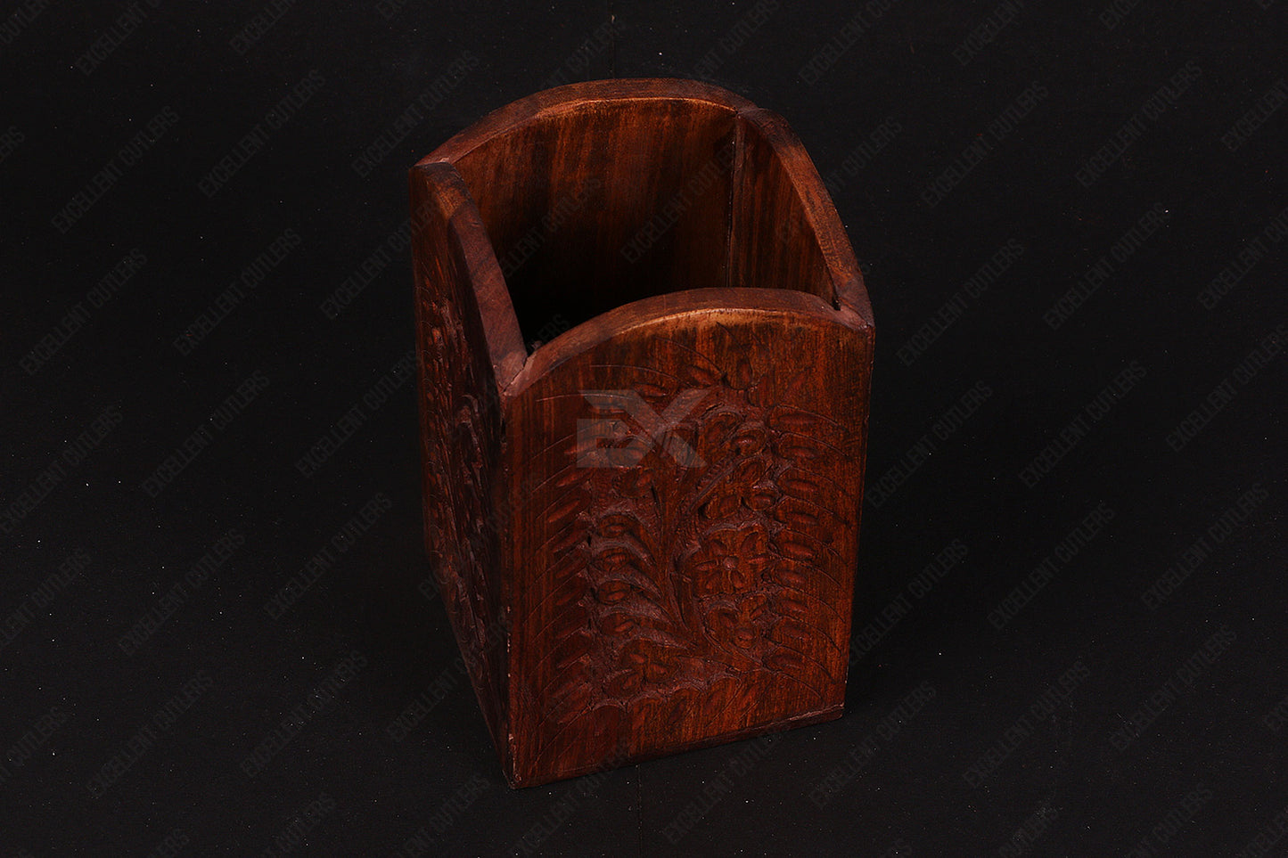 WOODEN PEN HOLDER ROUND -- ENGRAVING