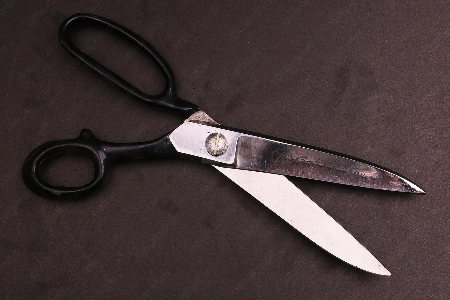 Professional Singer 10″ Tailor Scissor Black – Premium Quality Tailoring Scissors for Precision Cutting