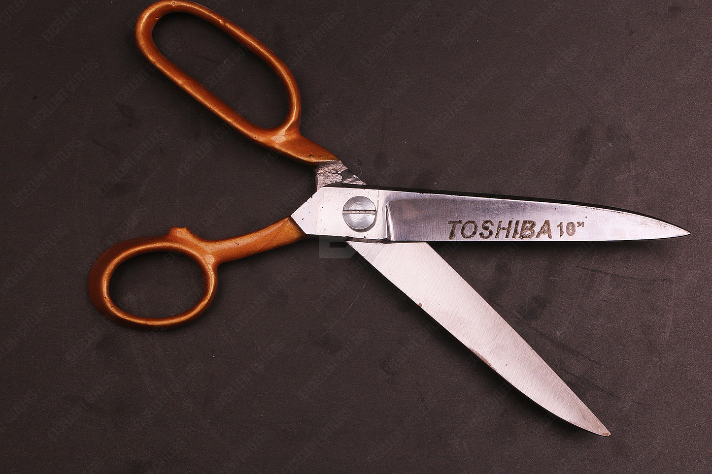 Professional Toshiba 10″ Tailor Scissor Gold – Precision Scissors for Tailoring and Fabric Cutting