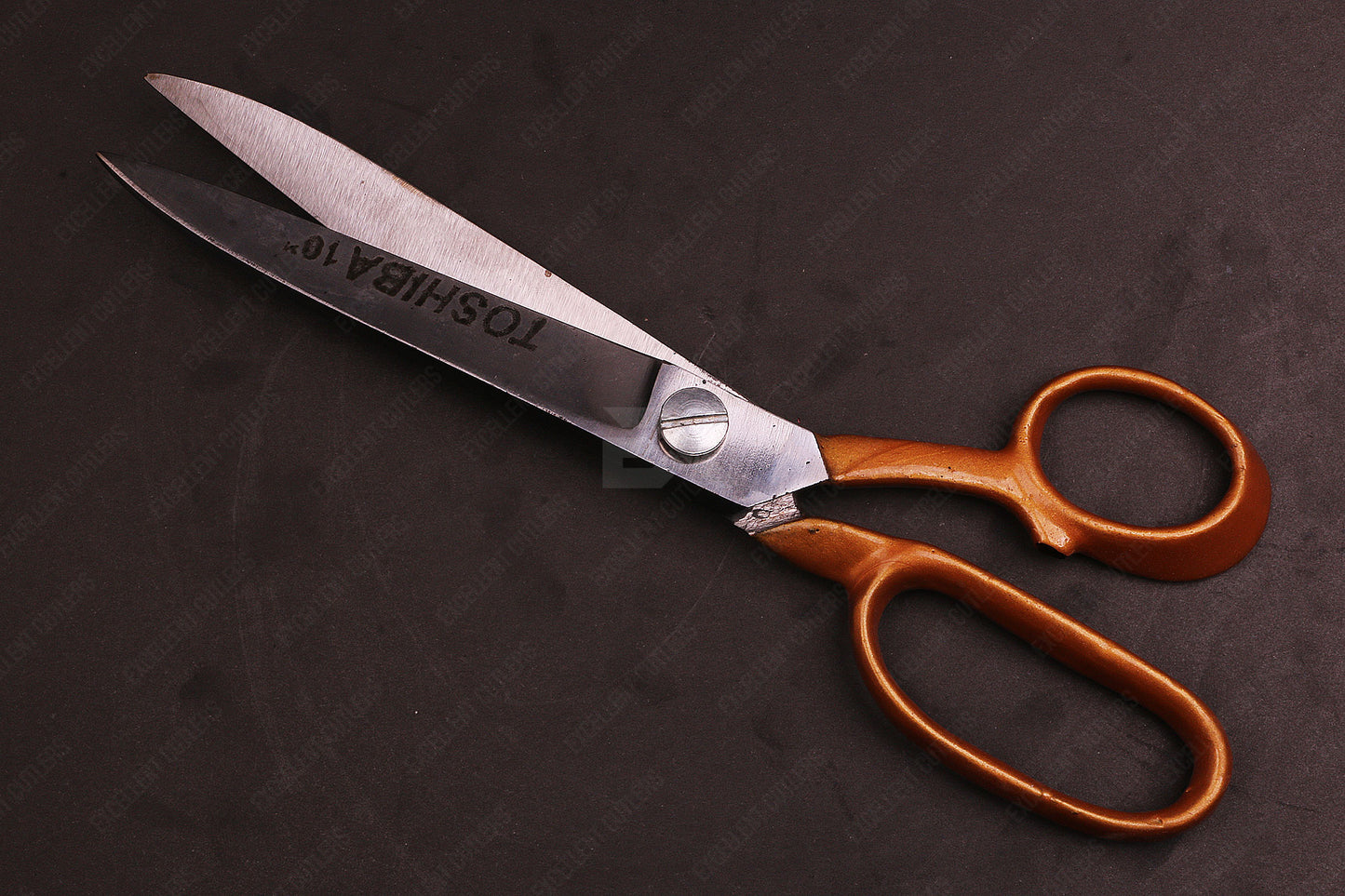 Professional Toshiba 10″ Tailor Scissor Gold – Precision Scissors for Tailoring and Fabric Cutting